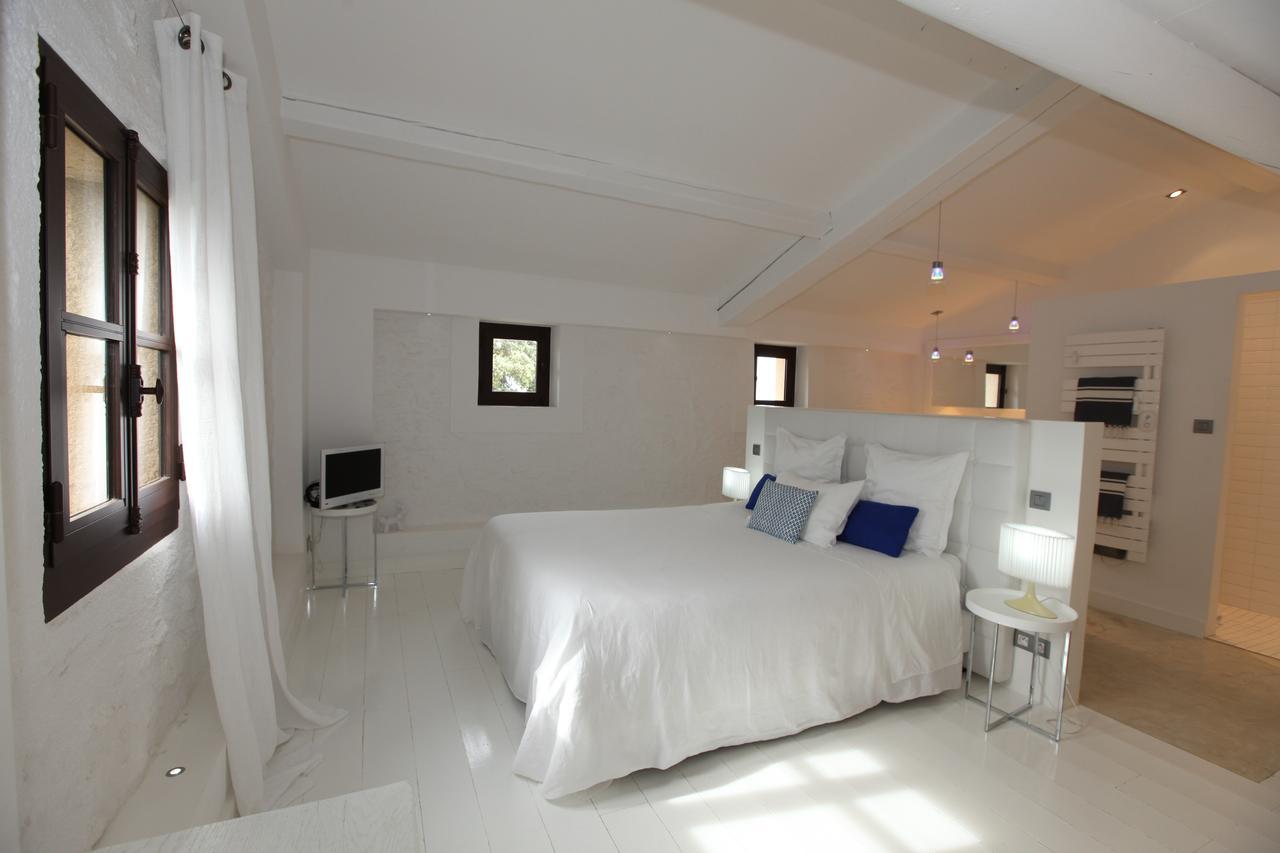 La Bergerie De Nano Bed & Breakfast Бом-дьо-Вениз Екстериор снимка
